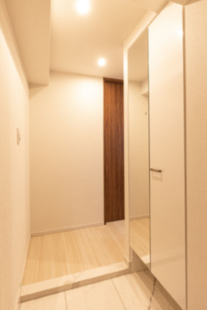 アーバンプレミア池尻大橋の玄関|※写真は同タイプ住戸です。