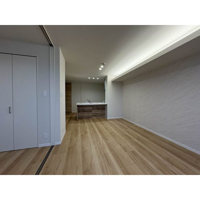 各務原市蘇原村雨町３丁目の賃貸マンションの居間・リビング
