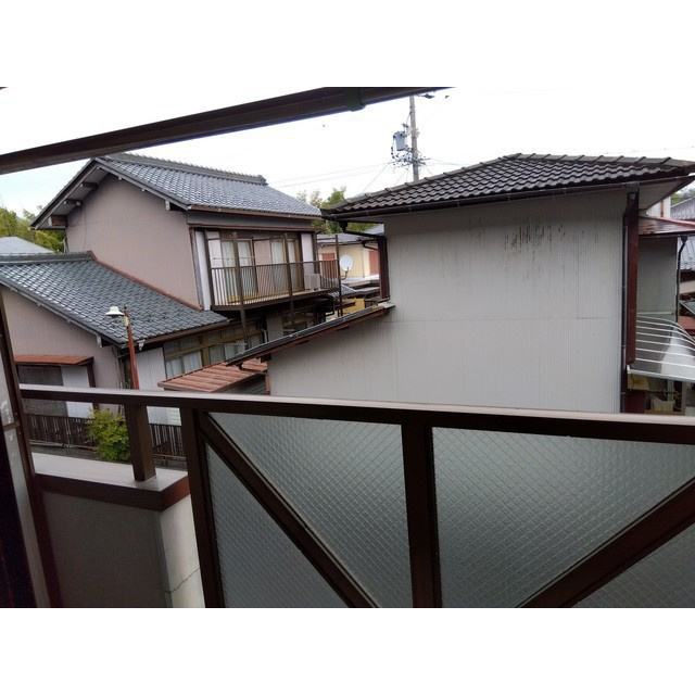 ハイツ島塚のバルコニー