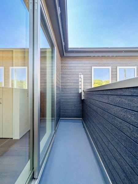 横浜市金沢区富岡西２丁目の新築一戸建のバルコニー|陽当り良好のバルコニー！
風通しもよく気持ちいいです
