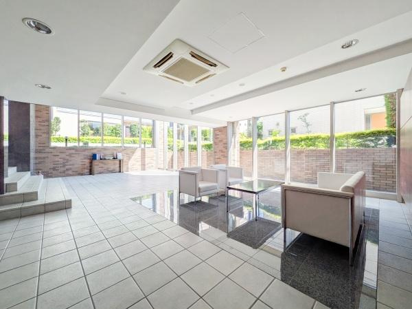 シティハウス上大岡のエントランス|清掃もしっかり、管理のされたマンションです。
安心・安全・快適にお過ごしください
