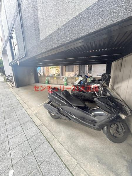 大阪市港区南市岡３丁目の賃貸マンションの駐車場