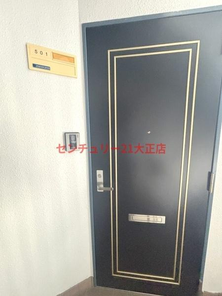 大阪市港区南市岡３丁目の賃貸マンションの玄関