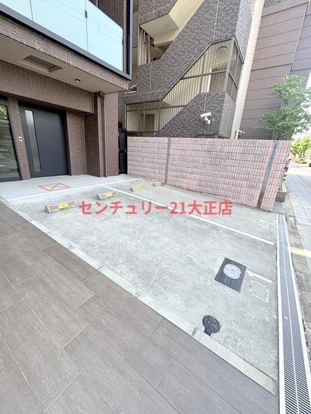 大阪市港区南市岡２丁目の賃貸マンションの駐車場