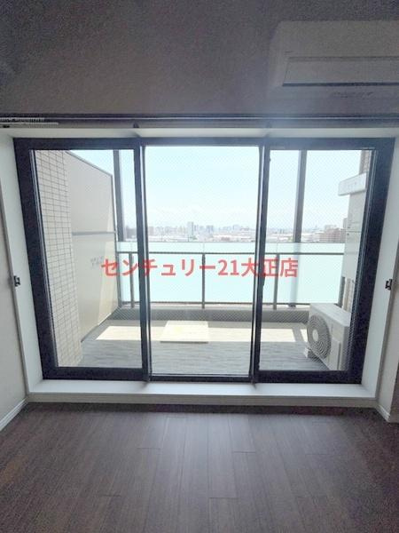 大阪市港区南市岡２丁目の賃貸マンションの居間・リビング