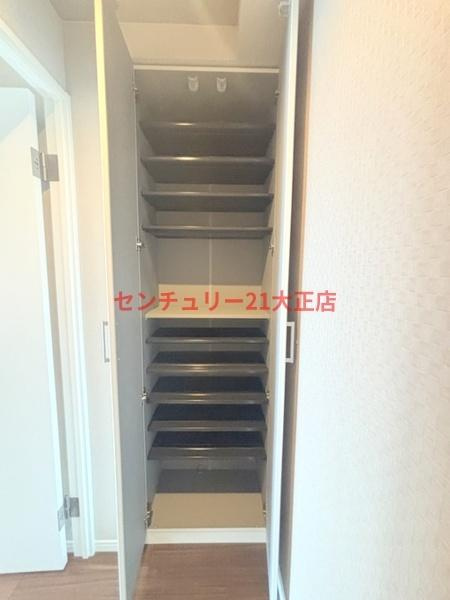 大阪市港区南市岡２丁目の賃貸マンションの収納
