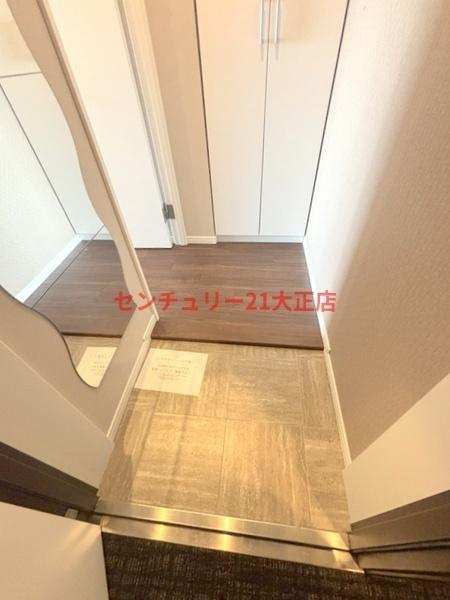 大阪市港区南市岡２丁目の賃貸マンションの玄関