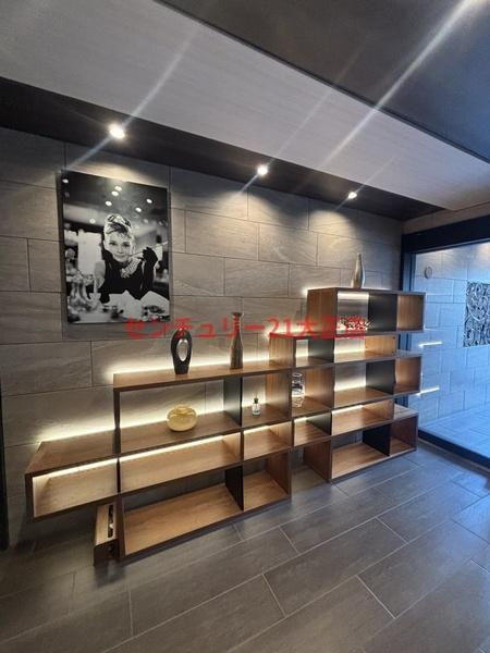 大阪市港区南市岡２丁目の賃貸マンションのエントランス