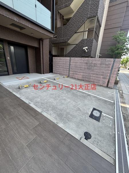 大阪市港区南市岡２丁目の賃貸マンションの駐車場