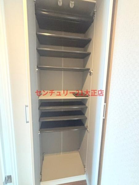 大阪市港区南市岡２丁目の賃貸マンションの収納