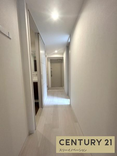 大阪市大正区三軒家東５丁目の賃貸マンションのエントランス|廊下