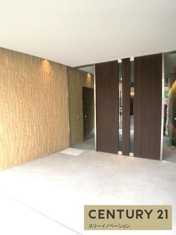 大阪市大正区三軒家東５丁目の賃貸マンションのエントランス|建物入り口