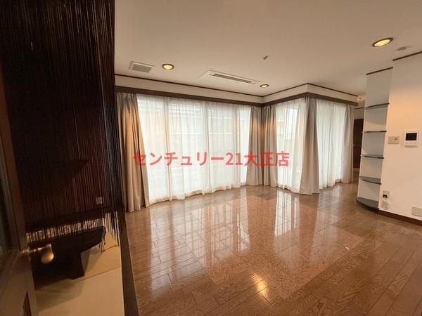 大阪市港区弁天５丁目の賃貸マンションの居間・リビング
