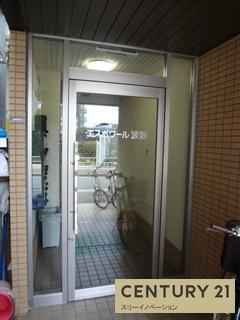 エスポワール波除のエントランス