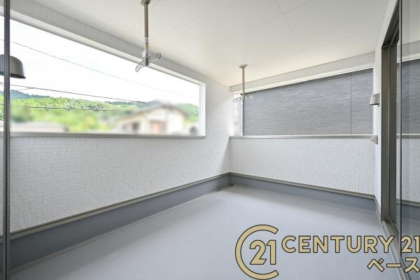 クレイドルガーデン白毫寺 １号棟 ／新築一戸建のバルコニー|■現地撮影写真■ゆったりとしたインナーバルコニー・急な雨でも安心です！