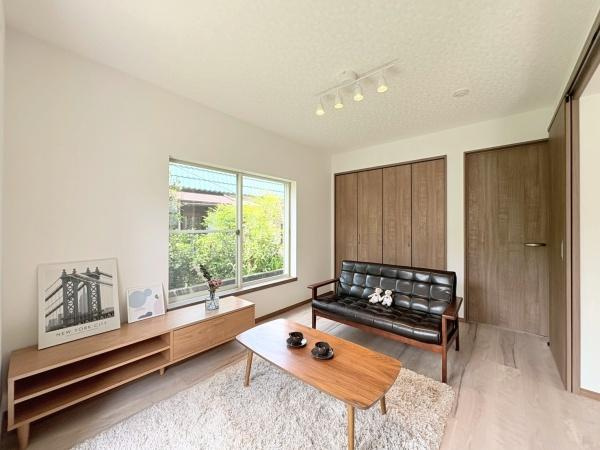 藤沢市遠藤の中古一戸建の洋室