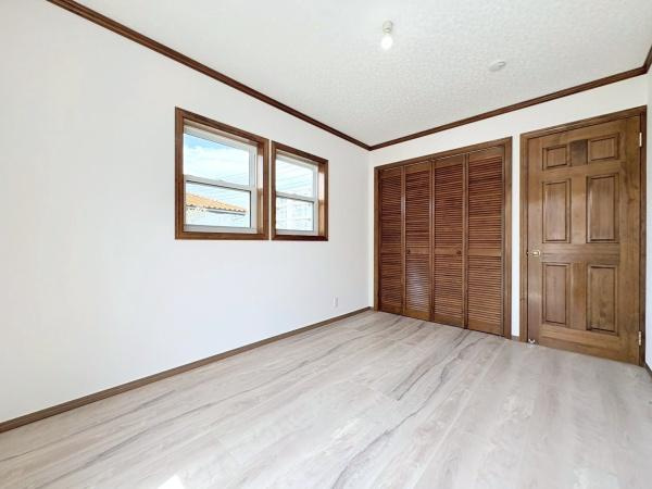 藤沢市遠藤の中古一戸建の洋室