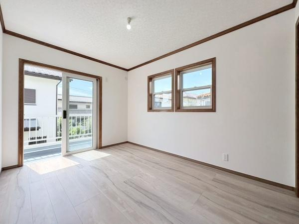 藤沢市遠藤の中古一戸建の洋室