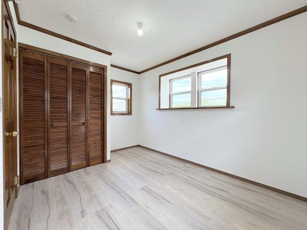 藤沢市遠藤の中古一戸建の洋室