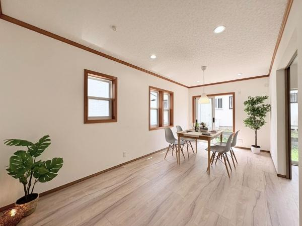 藤沢市遠藤の中古一戸建の居間・リビング