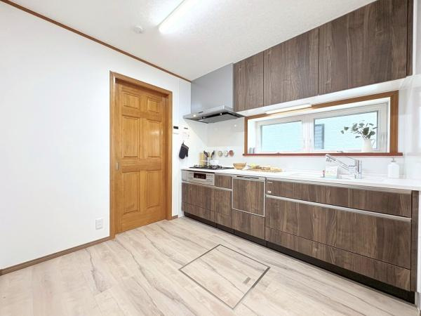 藤沢市遠藤の中古一戸建のキッチン