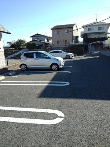 ヴェルデコリーナエストⅠの駐車場