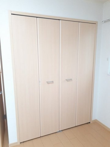 レジデンス　スクエアＡの収納