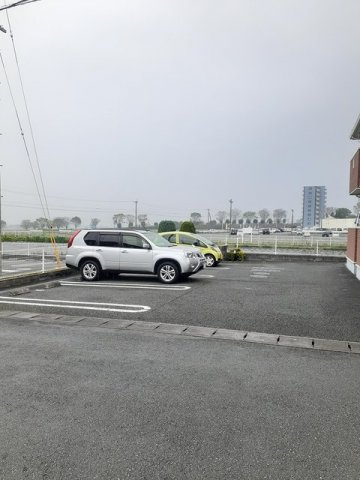 レジデンス　スクエアＡの駐車場