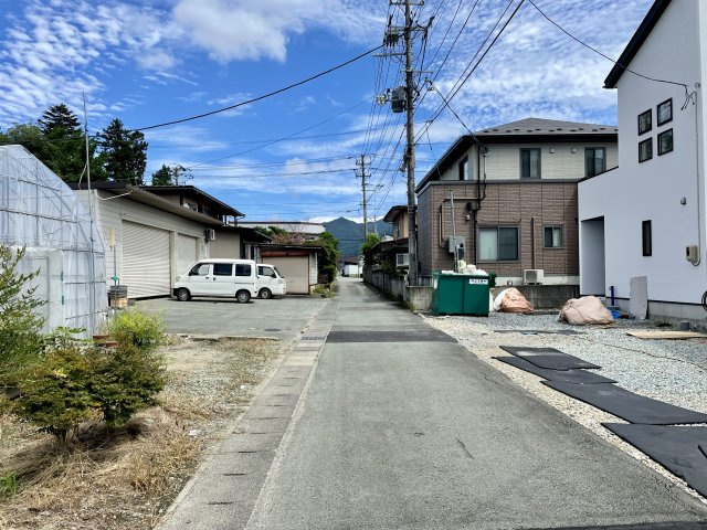 【外観】 | 【新築分譲住宅～GRAFARE～】山形市久野本　全3棟 | 家の良し悪しだけでなく周辺環境も重要なポイント。それは月日が経つ事で「近くにあるもの」から「家の財産」へとイメージが変わってくる事を身体が理解しているからだと思います。