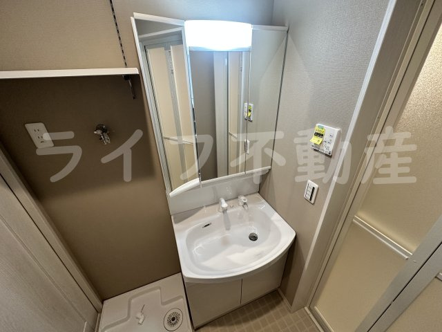 Louis Apartment長瀬ノールの独立洗面台