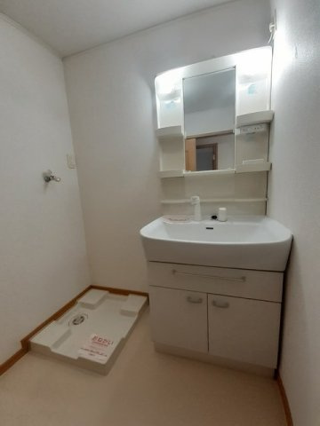 ラフレシール・ベルメゾンＢの洗面所|広い洗面スペースです★