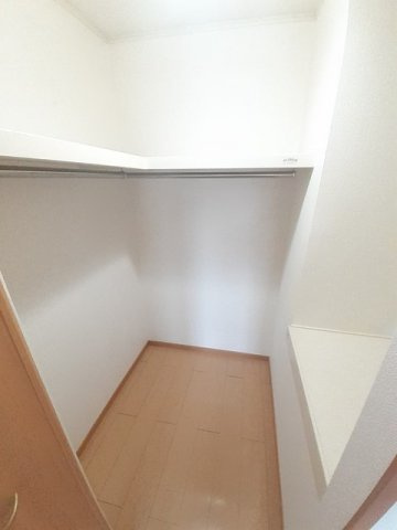 ラフレシール・ベルメゾンＢの収納|ウォークインクローゼットなので収納豊富です☆