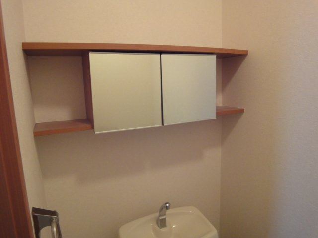 Ｓａｎｔａ　Ｐｌａｃｅのトイレ|トイレ棚