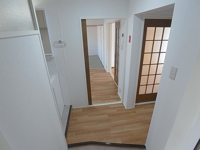 神戸市北区ひよどり台３丁目の賃貸マンションの玄関|玄関を開けても室内が見えない設計