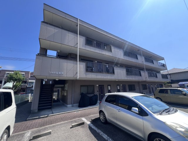シャトル永井の外観