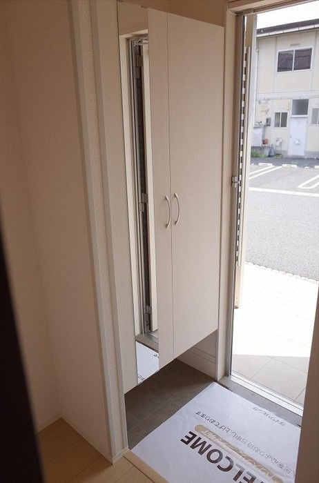 ラシュレの玄関