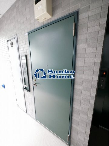 ヴェルステージ神田の玄関