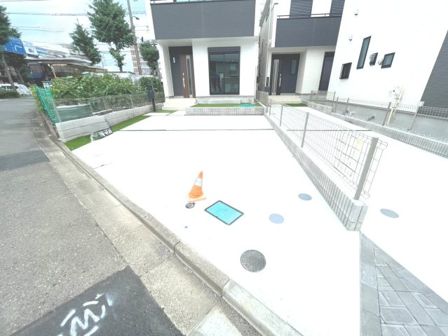 昭島市田中町　全４棟　A号棟　の駐車場
