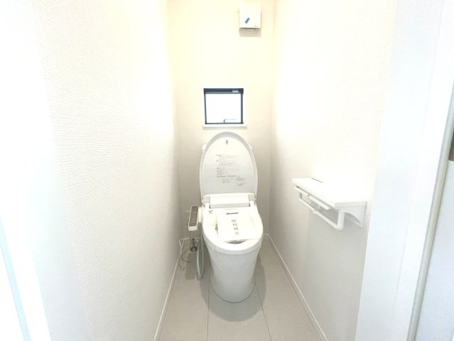 昭島市田中町　全４棟　A号棟　のトイレ