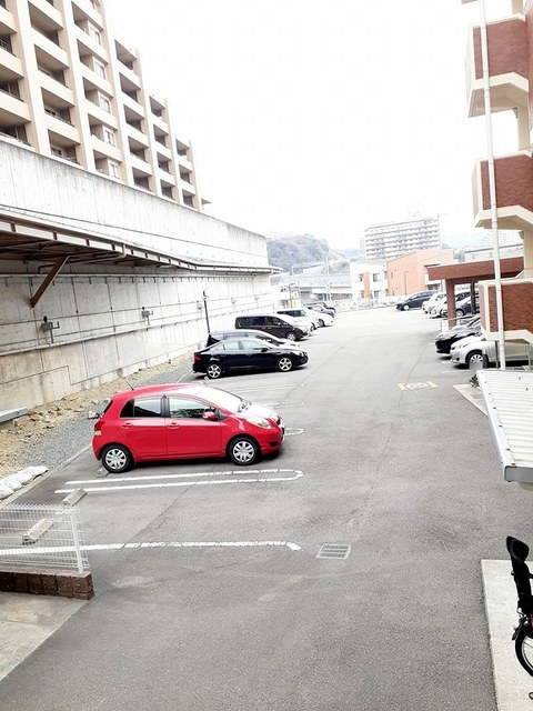 ベルフィオーレの駐車場