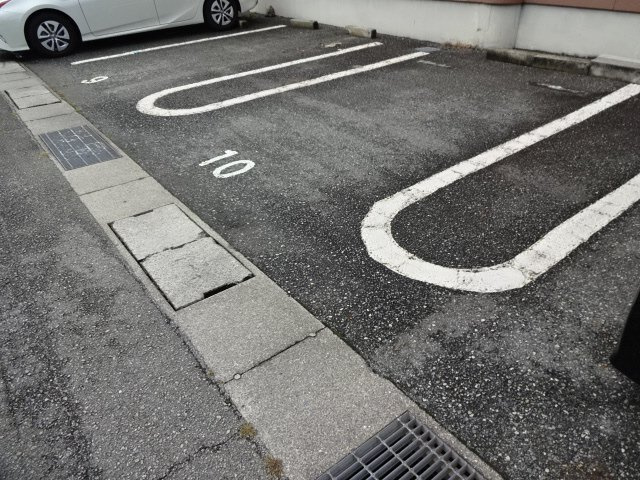 サンコーポＳの駐車場