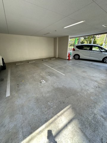 レユシールの駐車場