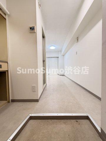代官山テラスの玄関|収納もある玄関です