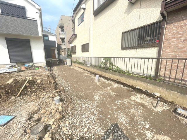 昭島市田中町　全４棟　C号棟　の駐車場