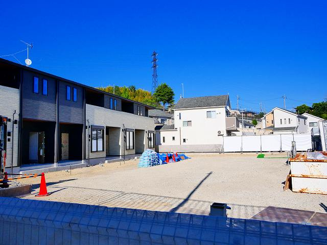 グランディール富雄南の外観