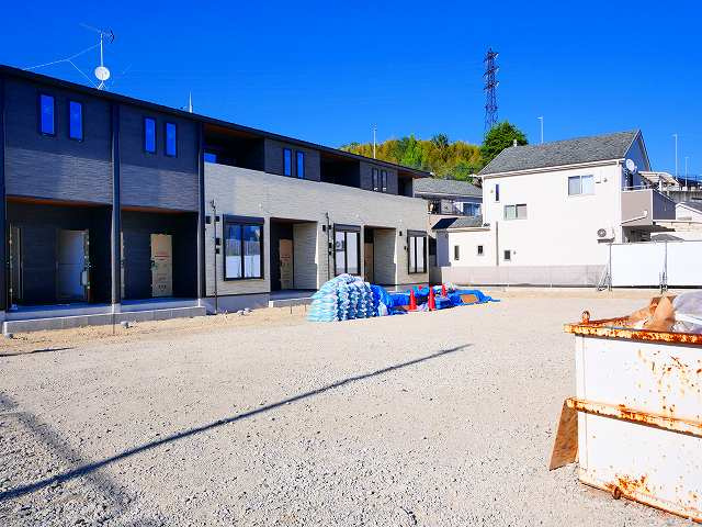 グランディール富雄南の外観