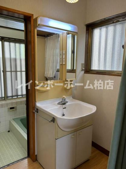 【仲介手数料：50％OFF】対象物件！の洗面所|明るい洗面所です