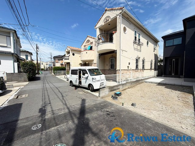 新築戸建　茅ヶ崎市旭が丘の前面道路含む現地写真