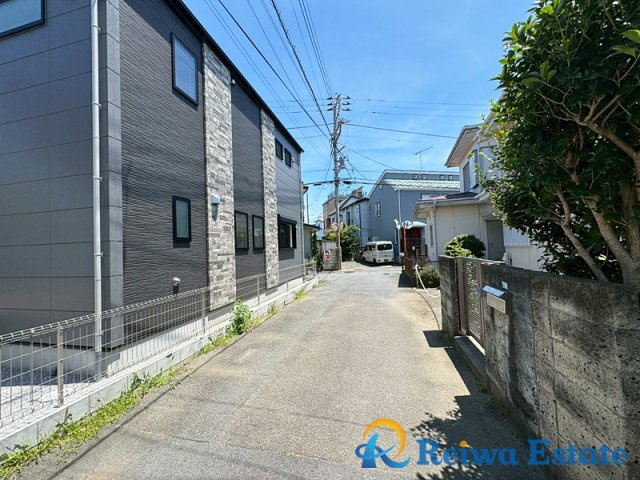 新築戸建　茅ヶ崎市出口町の前面道路含む現地写真