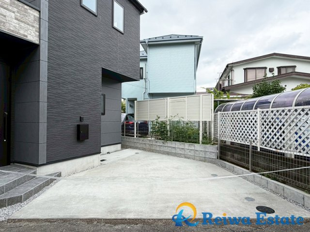 新築戸建　茅ヶ崎市出口町の駐車場